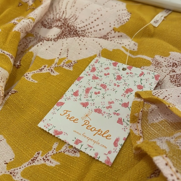 Free People beautiful yellow flower pattern dress, size M, tag still on - Picture 9 of 9
